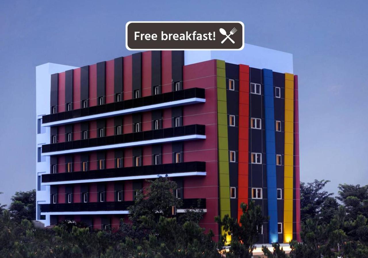 Amaris Hotel Senen Giacarta Esterno foto